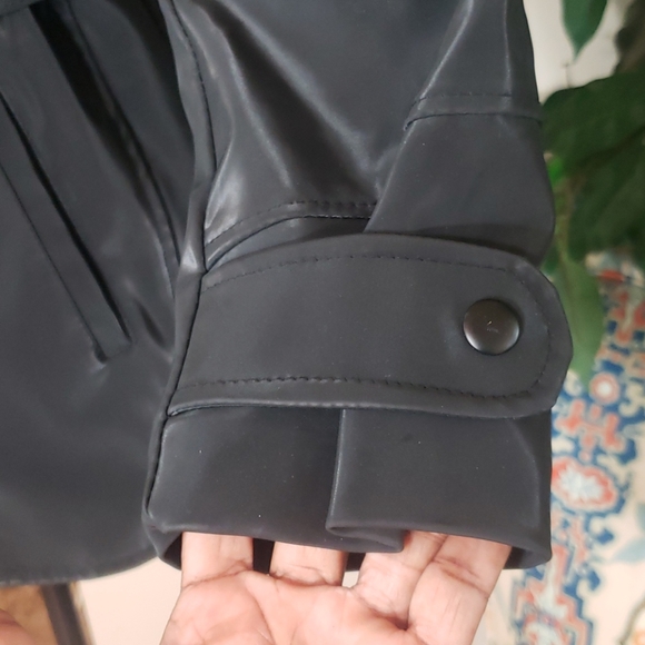 Sexy winter rain coat! - Picture 4 of 8